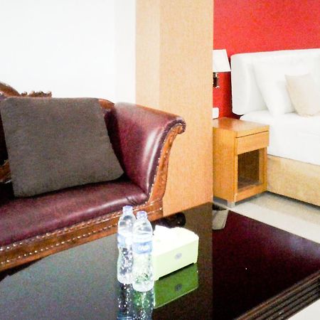 Kyo Serviced Apartment Jakarta Cilandak  Buitenkant foto