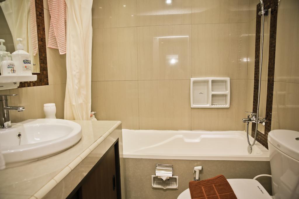Kyo Serviced Apartment Jakarta Cilandak  Buitenkant foto