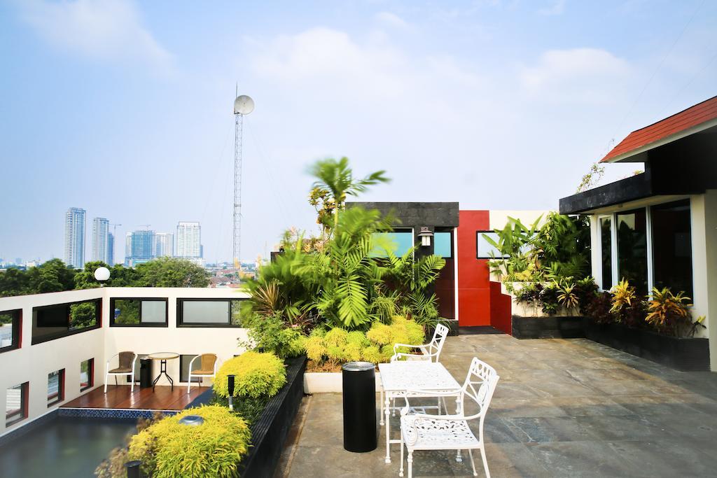 Kyo Serviced Apartment Jakarta Cilandak  Buitenkant foto