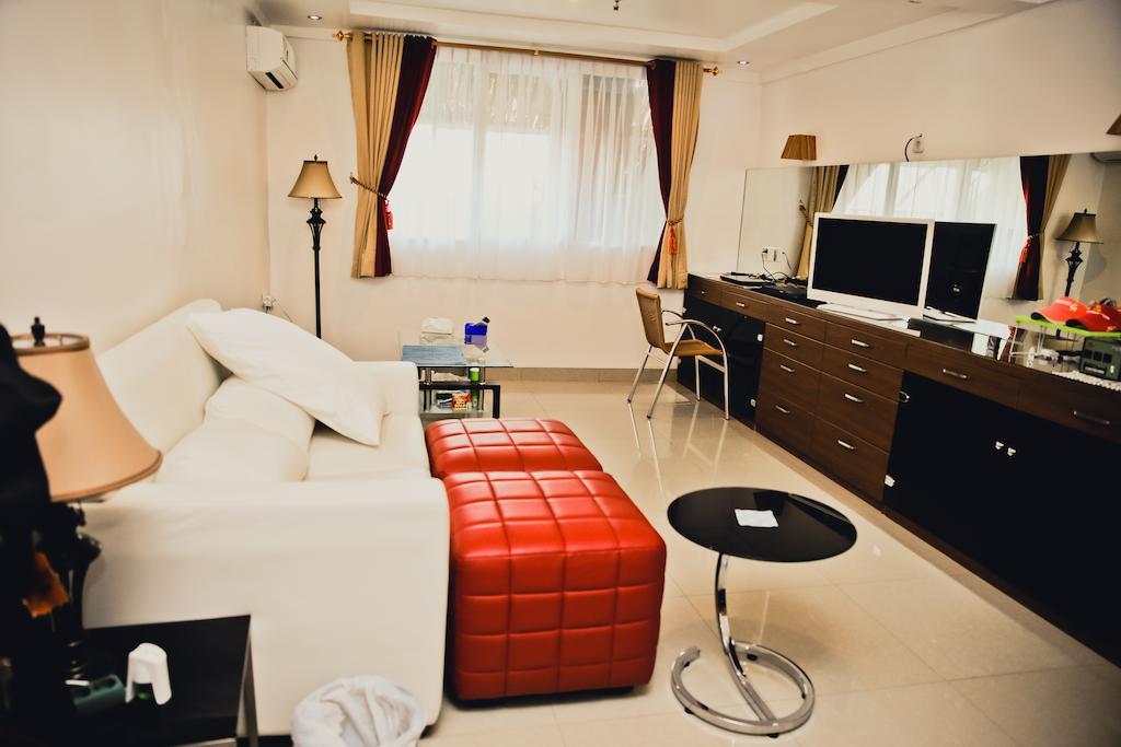 Kyo Serviced Apartment Jakarta Cilandak  Buitenkant foto