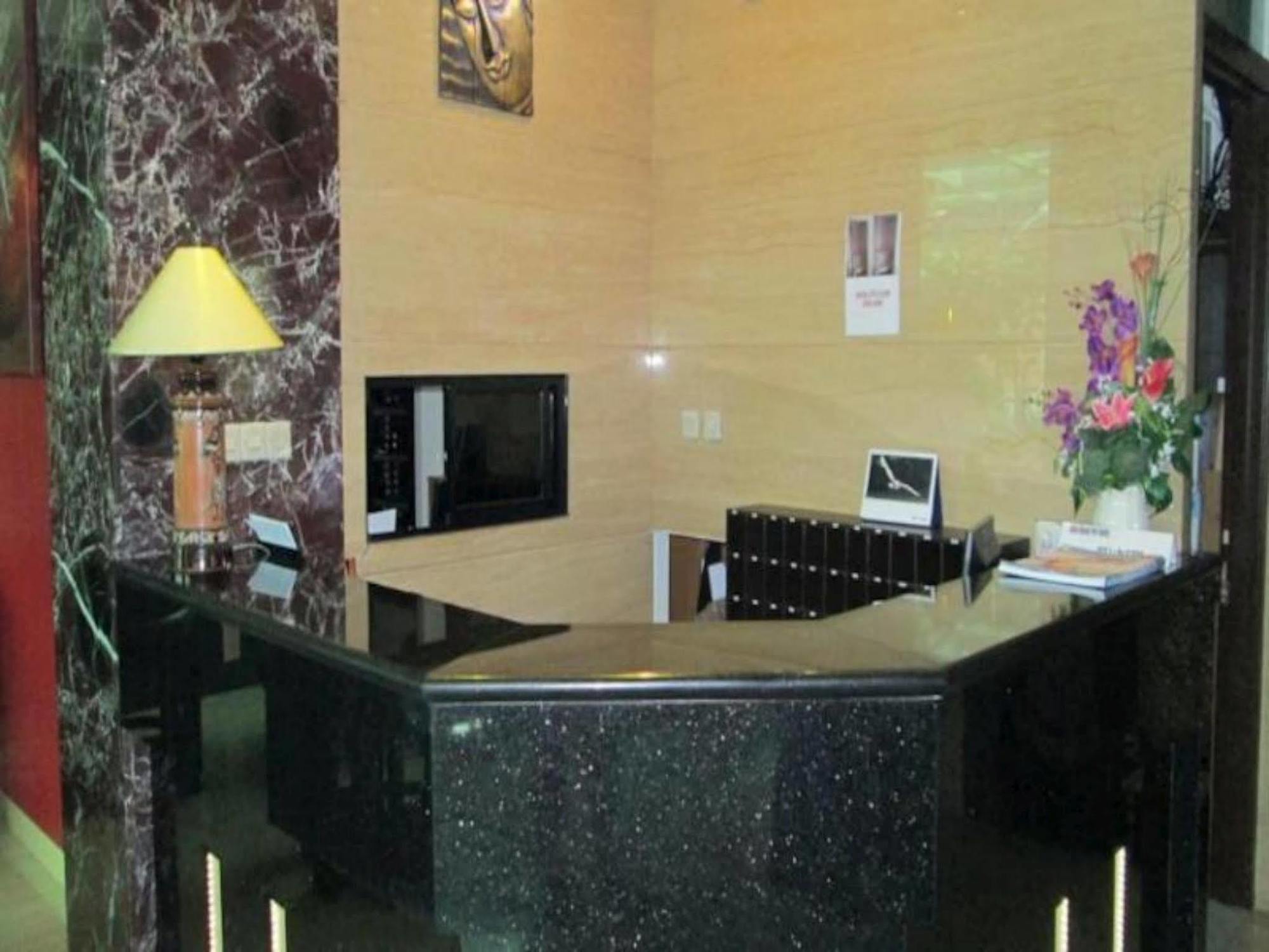 Kyo Serviced Apartment Jakarta Cilandak  Buitenkant foto