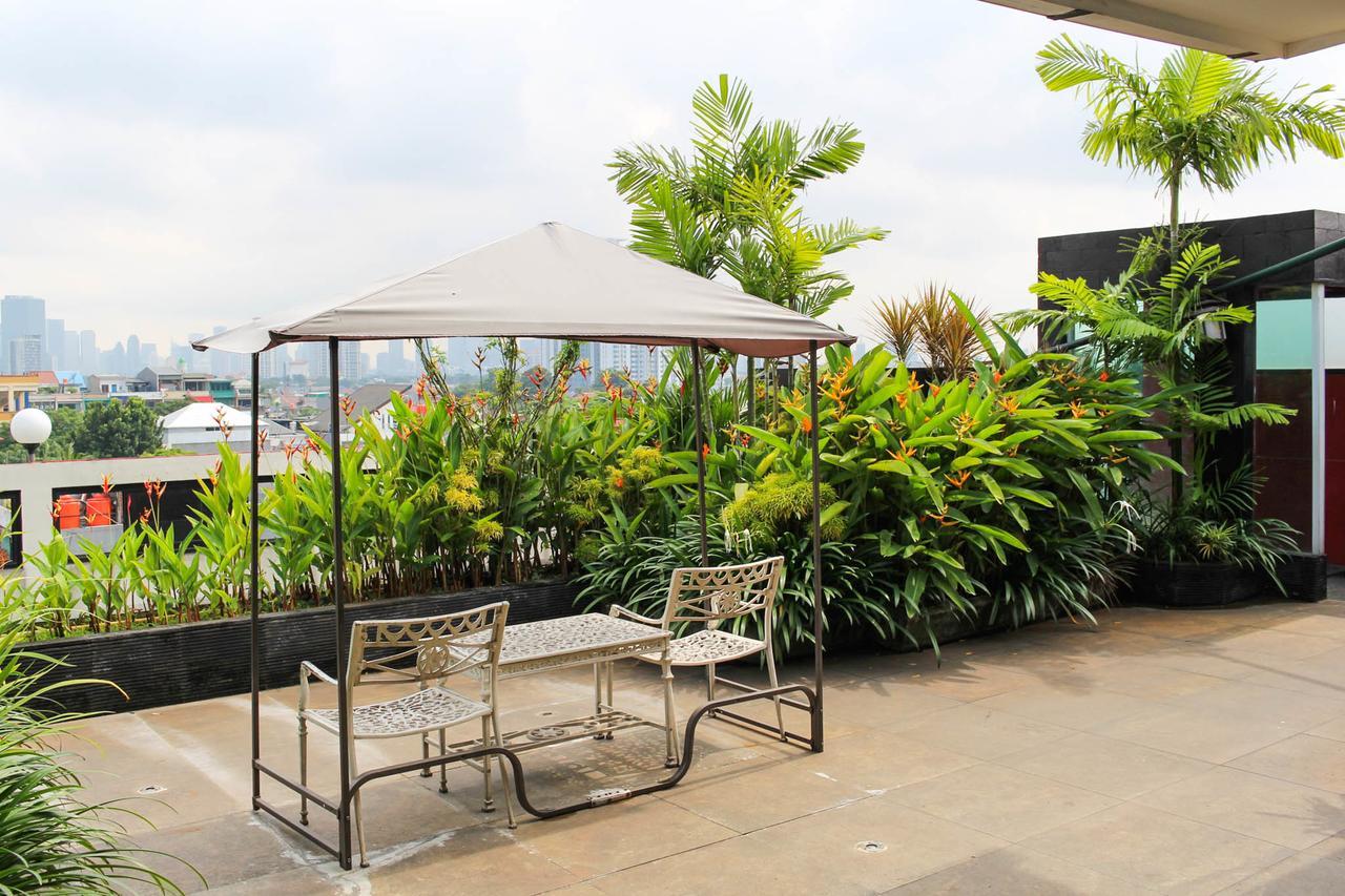 Kyo Serviced Apartment Jakarta Cilandak  Buitenkant foto