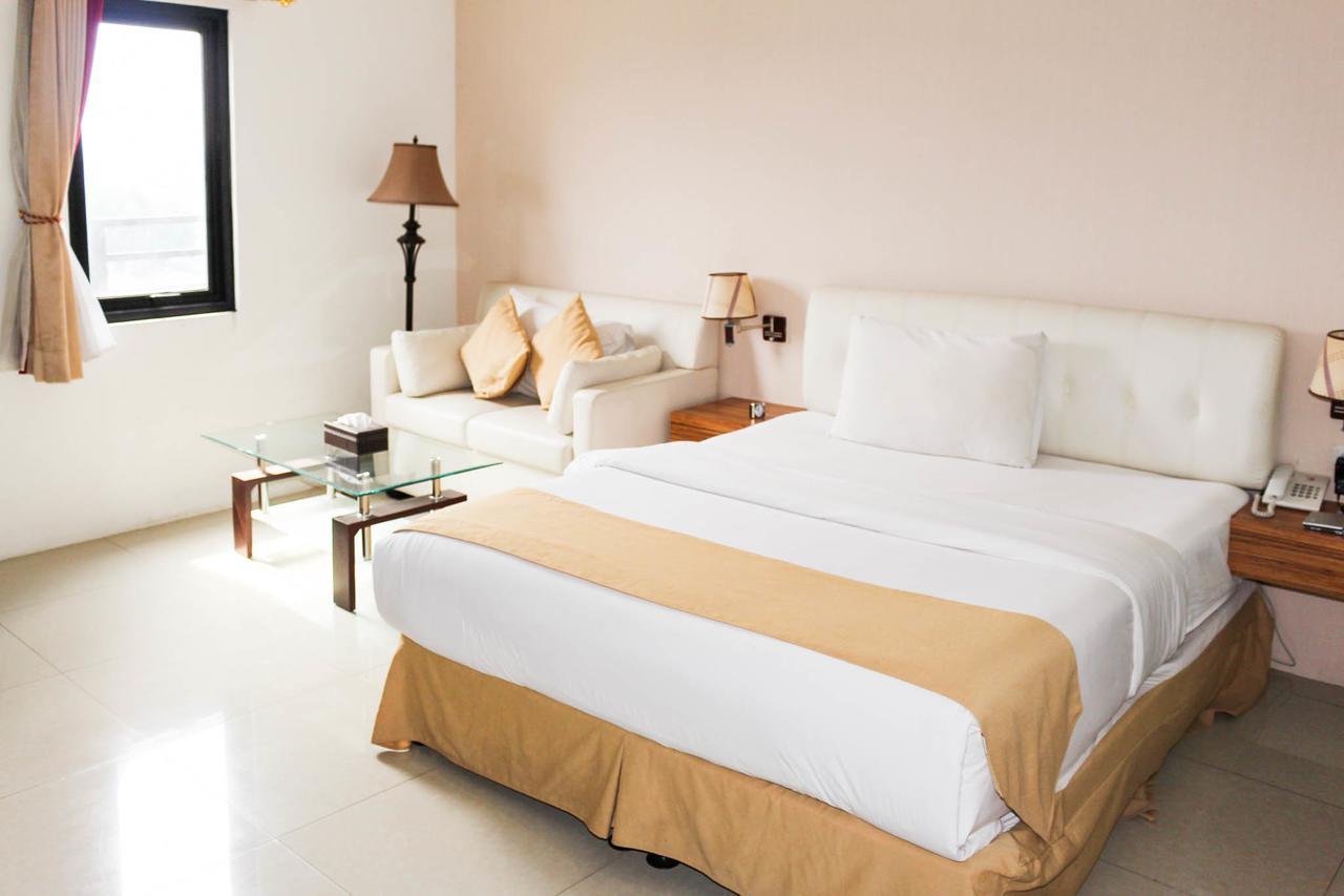 Kyo Serviced Apartment Jakarta Cilandak  Buitenkant foto