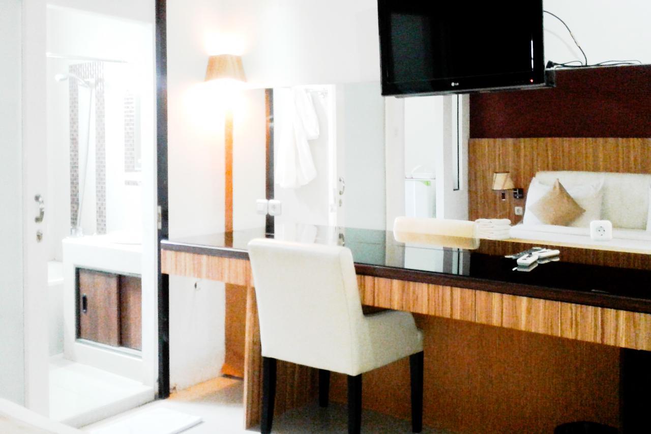 Kyo Serviced Apartment Jakarta Cilandak  Buitenkant foto