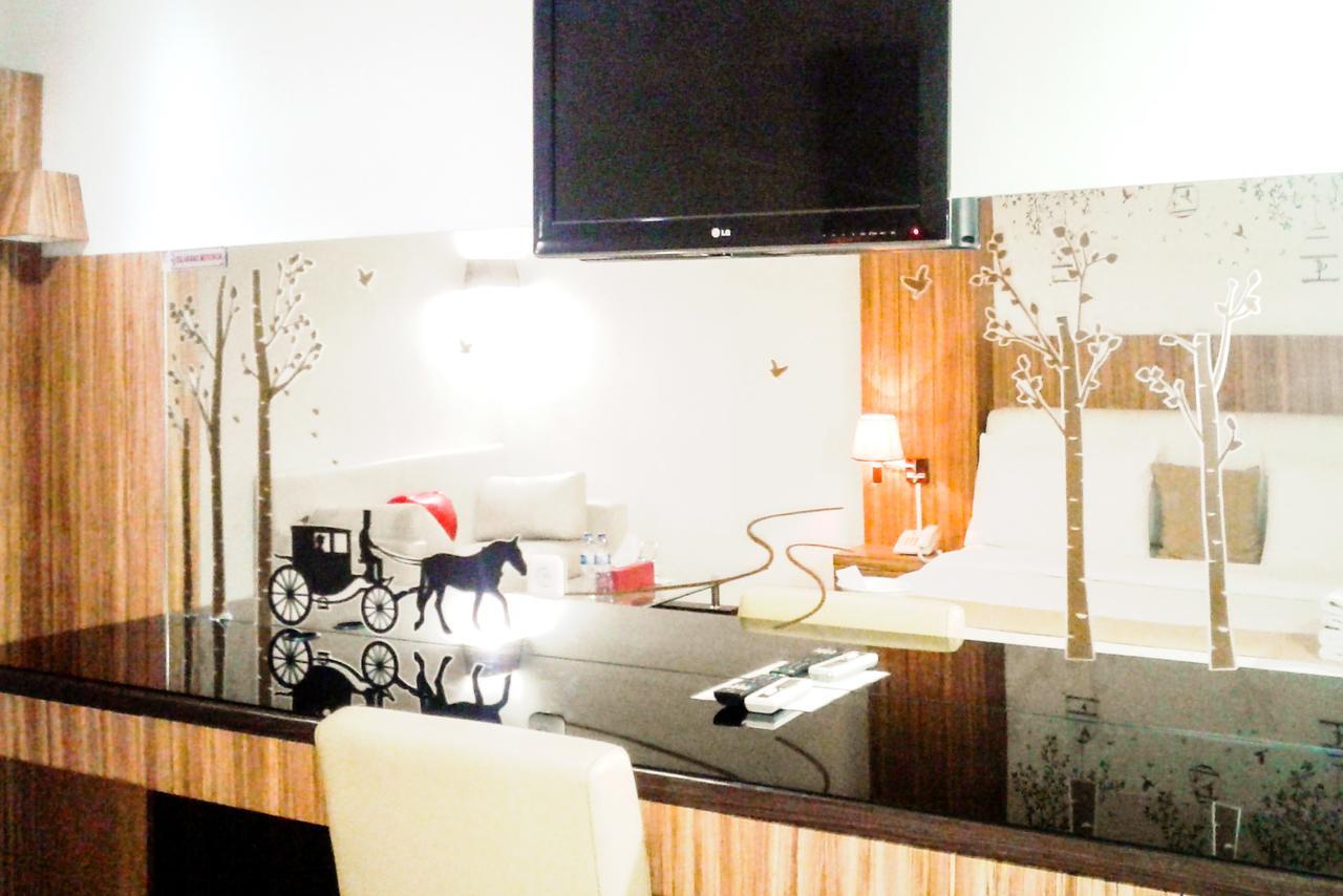 Kyo Serviced Apartment Jakarta Cilandak  Buitenkant foto