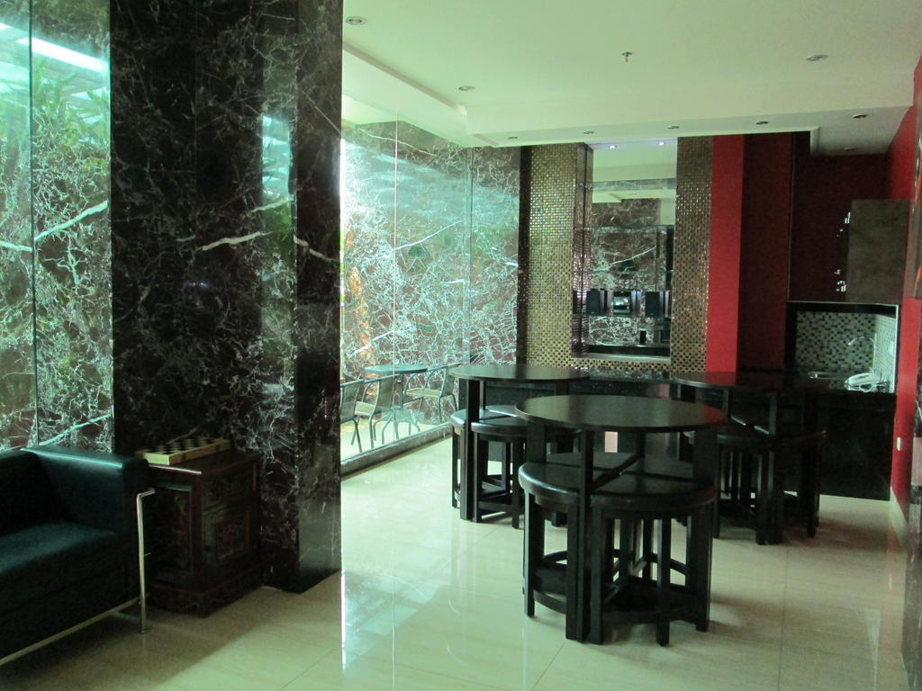 Kyo Serviced Apartment Jakarta Cilandak  Buitenkant foto